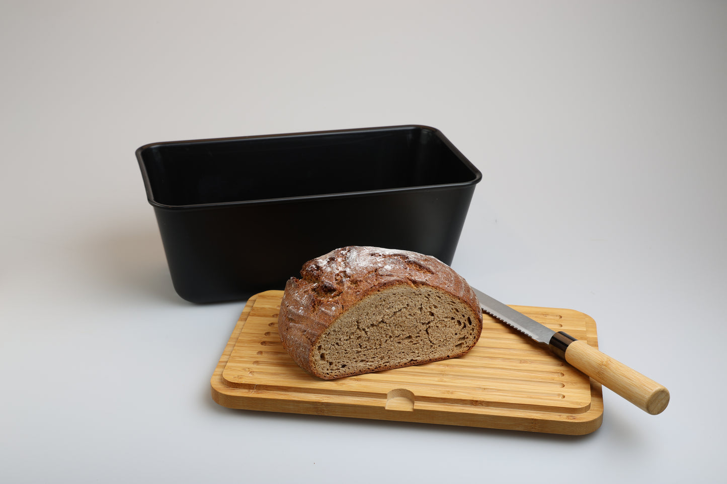 Brotkasten mit Messer - Airlock Black